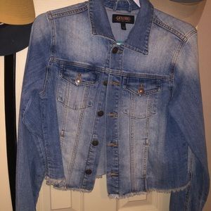 Cropped and frayed denim jacket